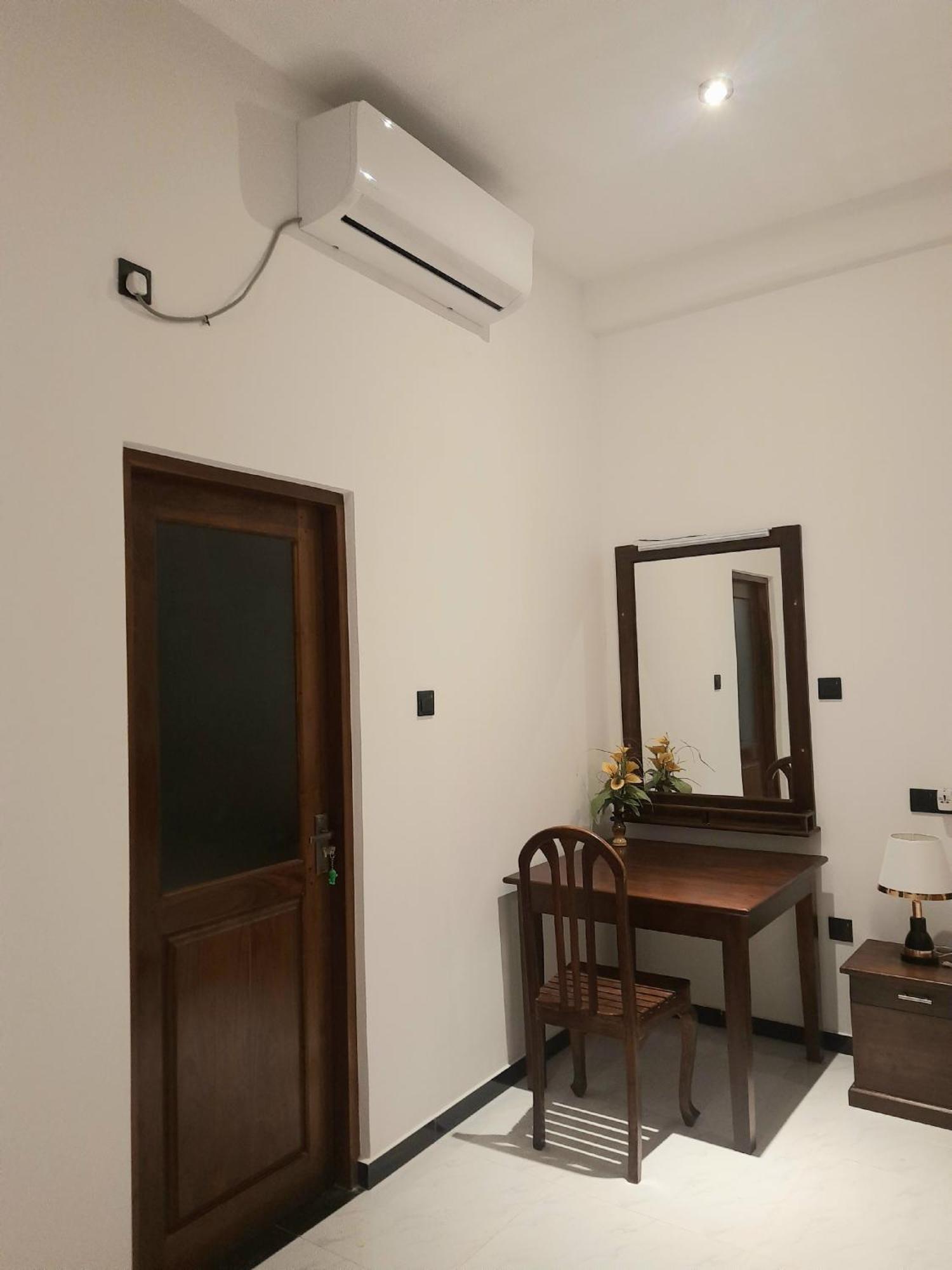 Coco Mount Residence - Hiriketiya Диквела Екстериор снимка